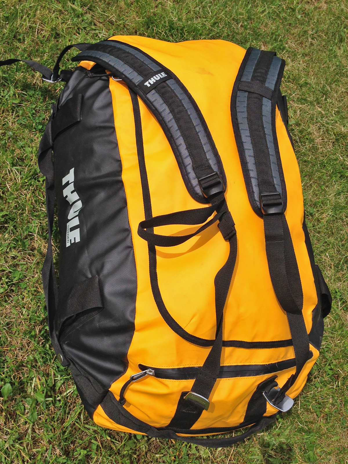 Long-term Review: Thule&#39;s Chasm Water-Resistant Duffel Taken to the Races & into the Air - Bikerumor