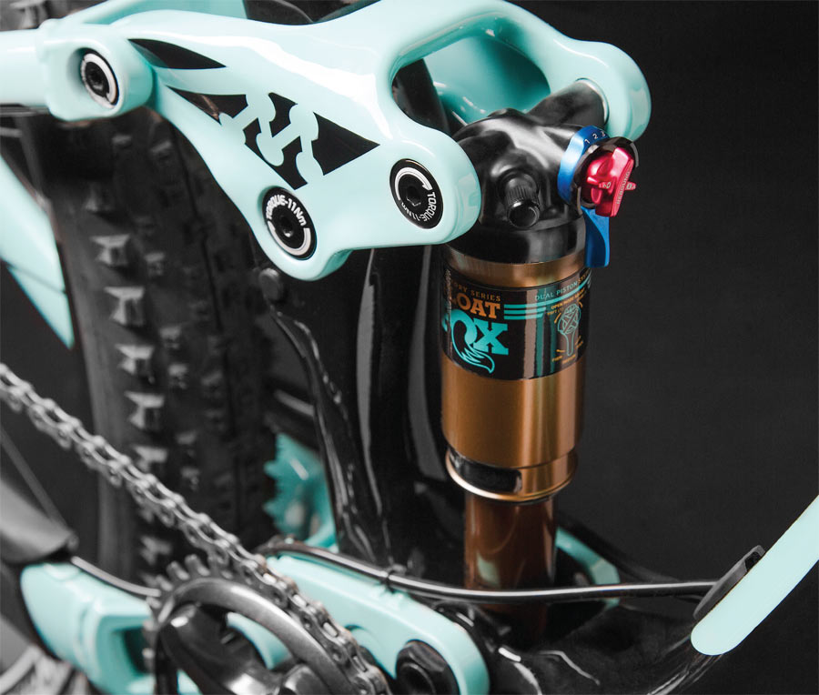 Giant updates carbon & Maestro suspension for 2017, Liv women's MTBs