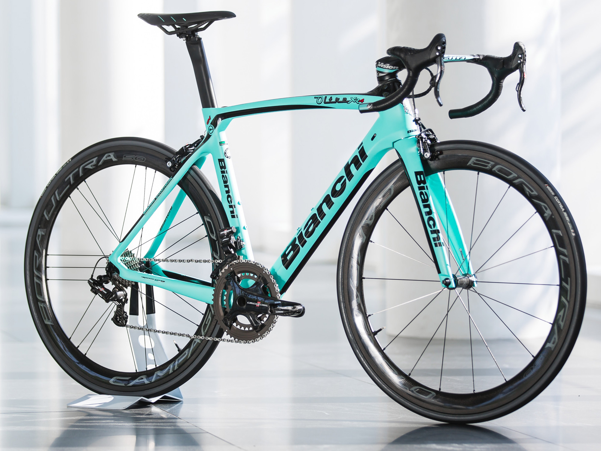 Bianchi smooths the road with Countervail equipped aero Oltre XR4