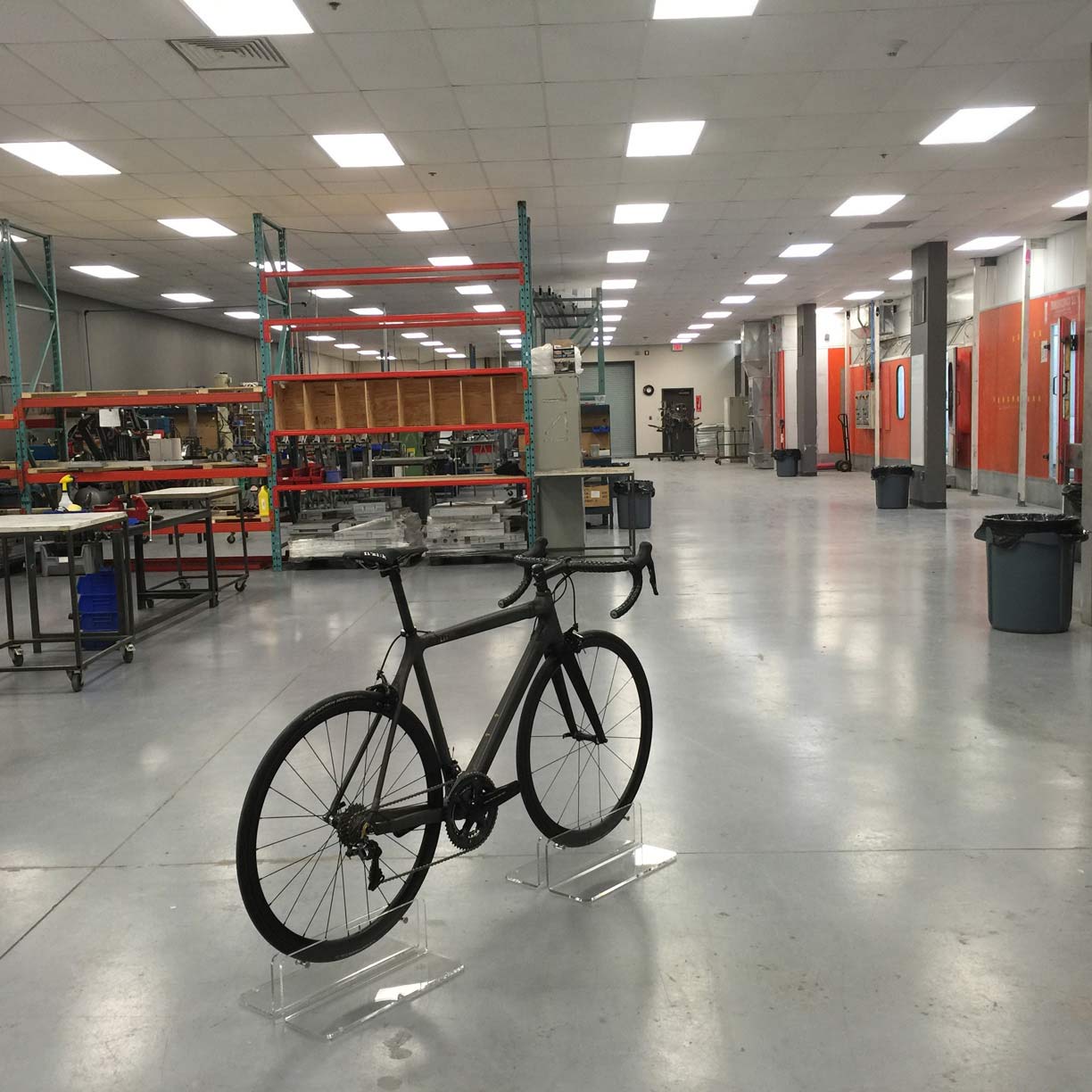 HIA Velo revives Guru's carbon manufacturing in Arkansas w/ all-star