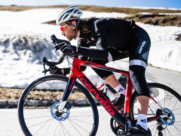 cervelo-s3-disc_disc-brake-carbon-aero-road-race-bike_non-driveside-snow