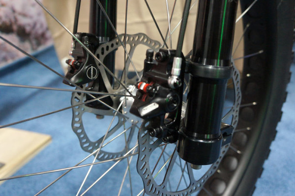 risse-racing-bachelor-double-d-fat-bike-suspension-fork04-600x399.jpg
