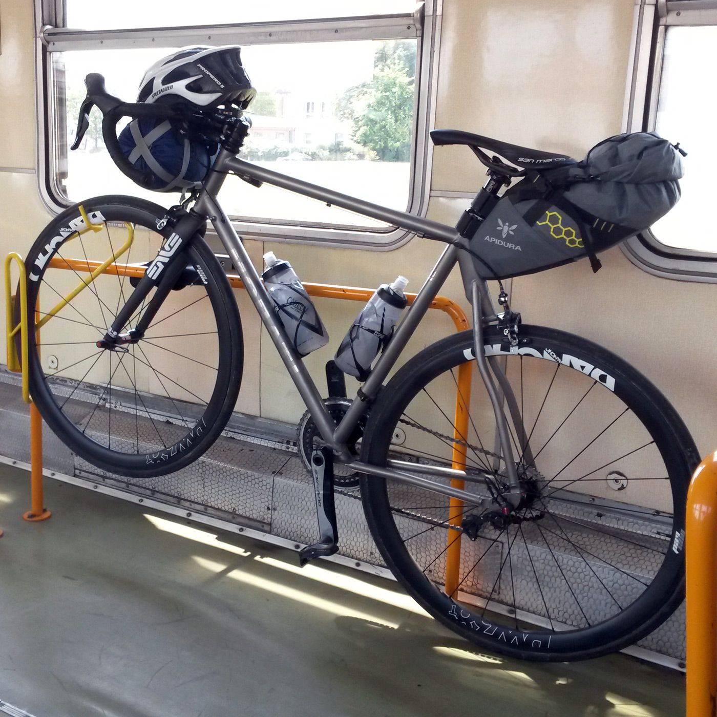 Apidura_Saddle-Pack_Morati-train.jpg