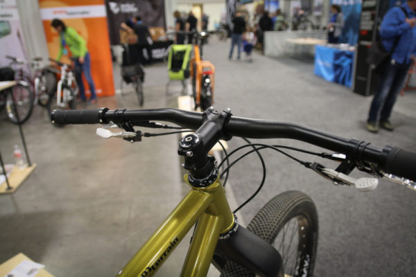 Tout-terrain-prototype-plus-pinion-gear-box-drop-bar-flat-bar-shifters-colab-carbon-forks-6-600x400.jpg