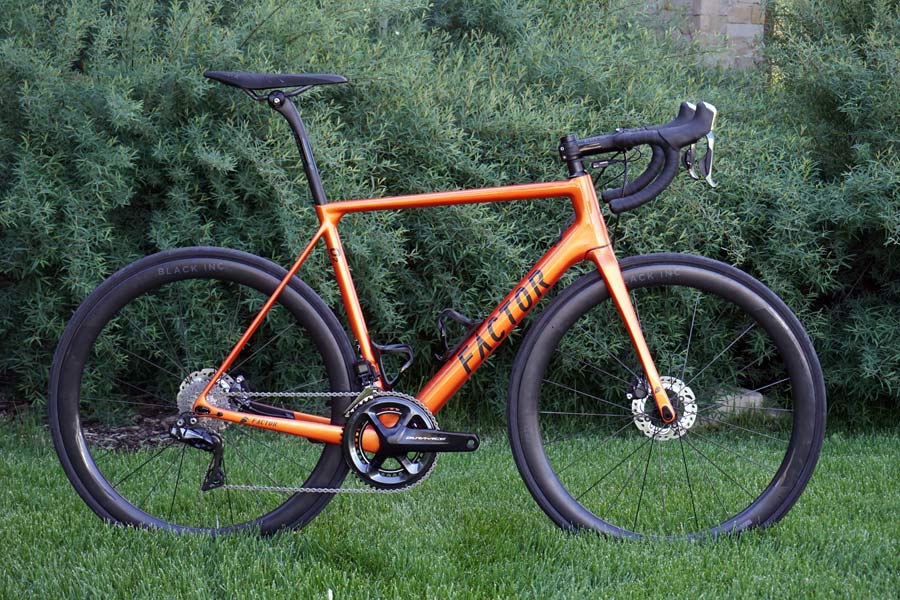 Factor-O2-Disc-brake-lightweight-race-road-bike01.jpg
