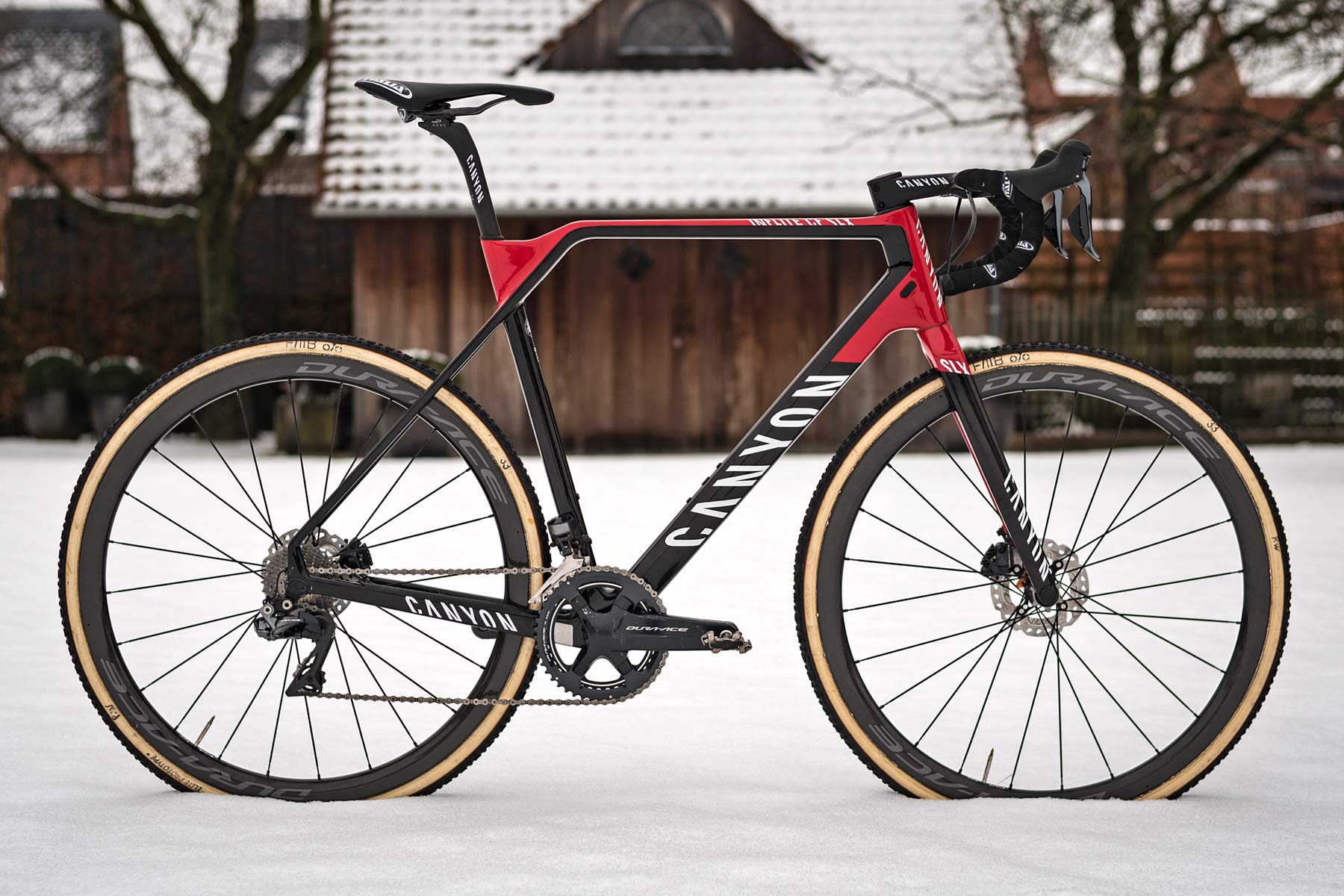 https://www.bikerumor.com/wp-content/uploads/2018/01/Canyon-Inflite-CF-SLX_carbon-cyclocross-race-bike_Mathieu-van-der-Poel_Corendon-Circus_photo-by-Stefan-Simak_snow-bike.jpg