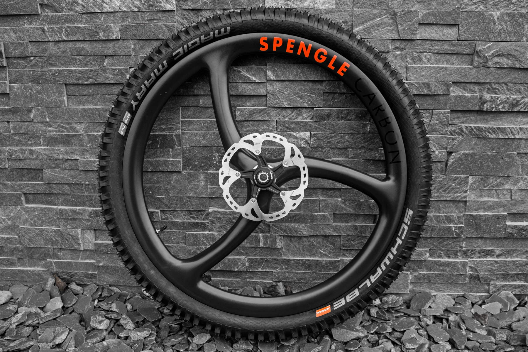 Spengle-Carbon-Monocoque_tri-spoke-full-