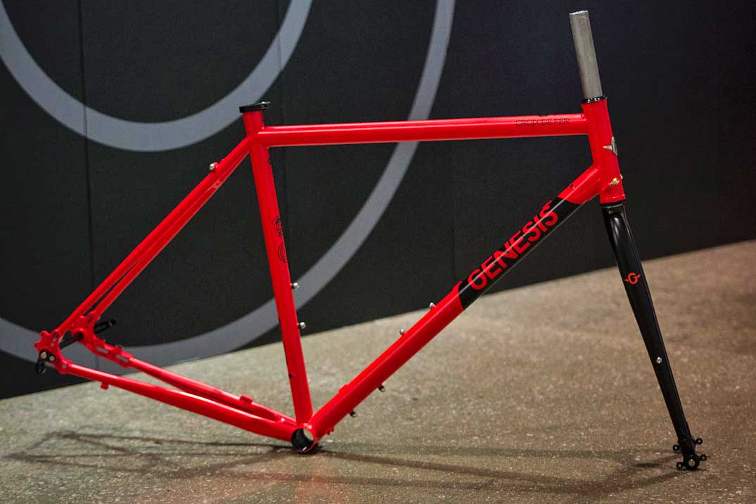 https://www.bikerumor.com/wp-content/uploads/2018/03/Genesis-Croix-de-Fer_853_premium-steel_flat-mount-thru-axle_adventure-road-bike_frameset-detail.jpg