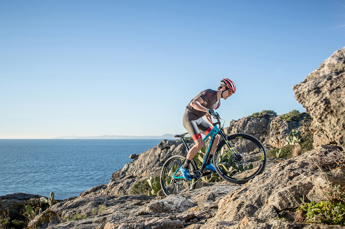Rocky Mountain Vertex XC hardtail offers their highest end carbon yet  Bikerumor