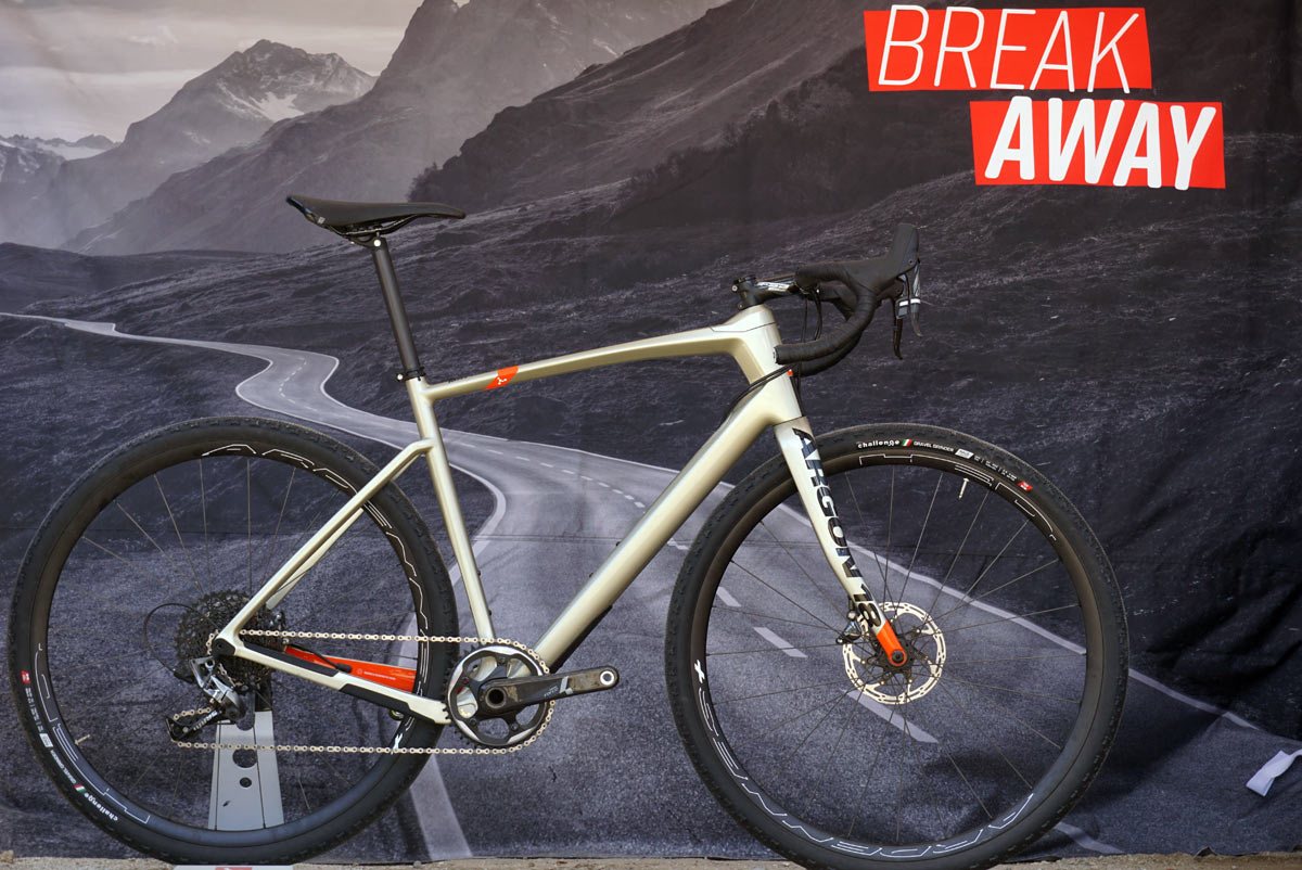 argon18-dark-matter-gravel-road-bike-01.