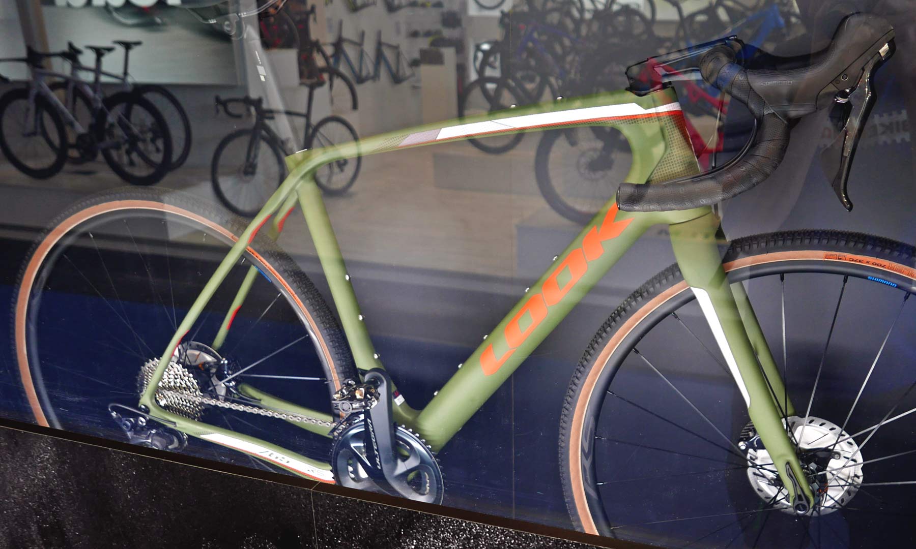 eb18 look teases carbon 765 gravel aero 795 blade light 785 huez